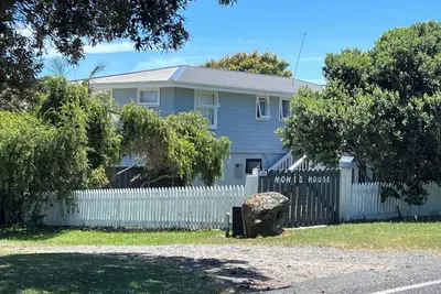 Image de \"Home Away From Home\" - Hokianga Harbour - 5 minutes drive from Opononi Village