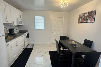 Image de Home in the heart of west Palm Beach