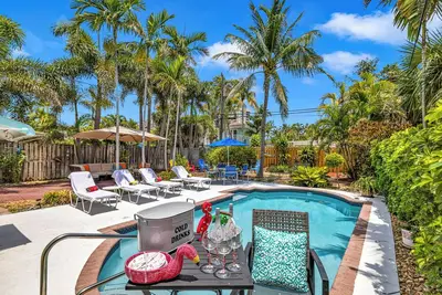 Image de Steps to Beach, Private Pool + Walk to Dining & Nightlife, 15 Mins to Airport