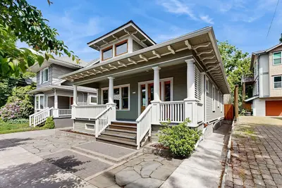 Image de Charming, historic home with backyard and updated kitchen