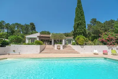 Image de Villa Hokiss – Piscine privée sur 1 ha de nature