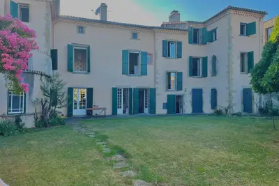 Image de 2' du centre historique! Gîte 4* 220m2, terrasse, jardin, jacuzzi. idéal famille