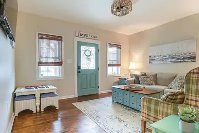 Image de Walk to Town & River: Charming Home in North East!