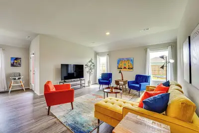 Image de 2 Mi to Dtwn: Siloam Springs Home w/ Fire Pit