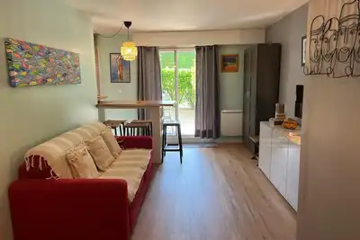 Image de Apt, 4 pers, piscine, parking, 2 min à pied de la plage