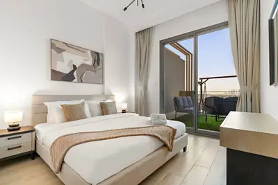 Image de Luxury 2br | Spacious Modern Escape with Balcony in Central Dubai