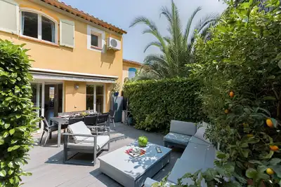 Image de Villa à Mandelieu-la Napoule avec 3 chambres à coucher, 6 couchages