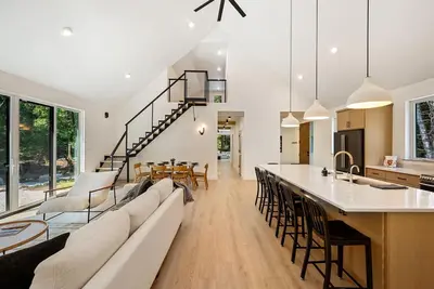 Image de DoCo Abode-Luxury Wooded Retreat in Egg Harbor
