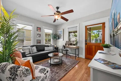 Image de 2 Bedroom Bungalow in Historic Ybor City, Steps from 7th ave
