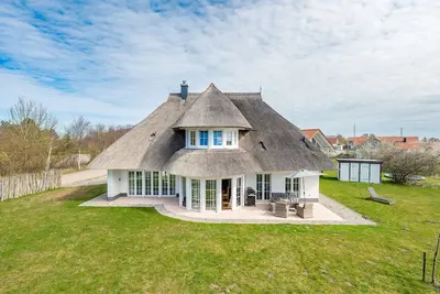 Image de Vacation home Villa Hans: your spacious retreat in Westrügen