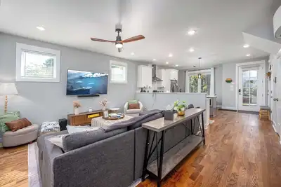 Image de Tucked Away and Made to Stay - A Durham Family Stay