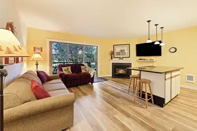 Ski Condo - Perfect For A Bend Ski Getaway!
