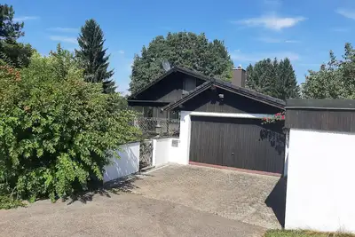 Image de Maison de vacances 'Mit Schwimmhalle' avec terrasse privée, jardin privé et Wi-Fi