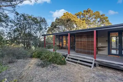 Image de F and E Lakes Escape - East: A peaceful retreat nestled along the lakefront