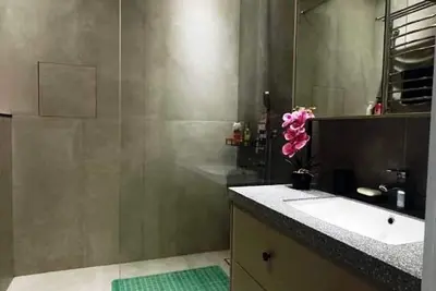 Image de Modern 2-Bedroom Apt in Tashkent Center