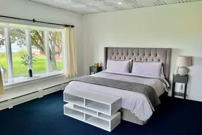 Image de The Jade Suite: King Bed with Lake Views