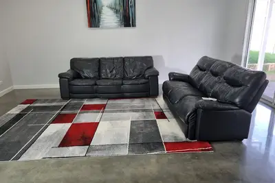 Image de City View 3 Bedrooms & Work from Home Office, close to airport