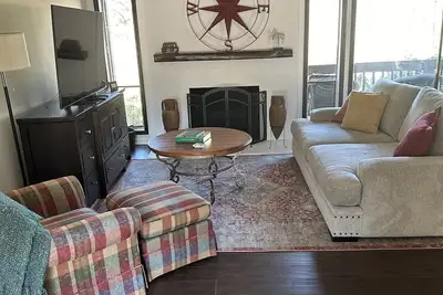 Image de Luxury, Comfort, Views & Great Location - Pet Friendly!