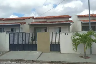 Image de House in gated community.