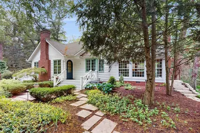 Image de Stunning Harbor County Home w/ Hot tub, Large yard, Near Beaches & Town.