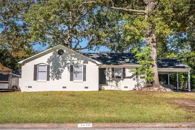 Image de Creola Charm - 3br, 2ba with Hot Tub, Fire pit and Washer/Dryer