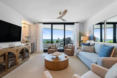 Image de Beachfront Stunner | Gorgeous Gulf Views | Luxe Finishes | Eden West 1004