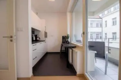 Image de Parking garage Central Apartment with balcony