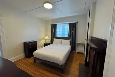 Image de Cozy 2-Bed Apartment in Town