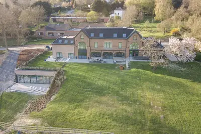 Image de Le Mont - \nGite haut de gamme parfait pour un séjour entre amis ou en famille