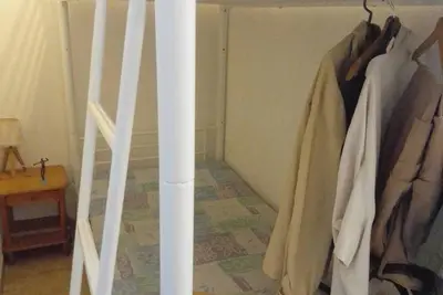 Image de adorable studio avec piscine