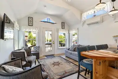 Image de Charming 2-Bedroom Cottage in Peaceful Old Orchard Beach with WiFi, Ac