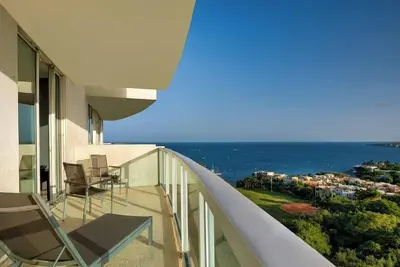 Image de Mvr| Miami’s Most Iconic Stay Is Waiting for You