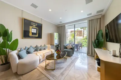 Image de Startling 2br Apt at Five Palm Residences