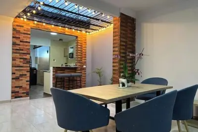 Image de Stylish home in Laureles-Fast Wifi, Ac & Sunlit