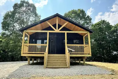 Image de Burr Oak Cabin With Hot Tub and Wifi