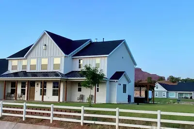 Image de Spacious 6-bedroom house in charming Kanab with WiFi, Ac and outdoor amenities