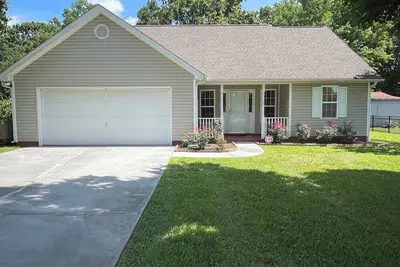 Image de Fully fenced 3-bedroom house with garage in quiet and delightful Indian Trail