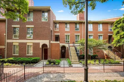 Image de The \"Nest\" walk to the stadiums