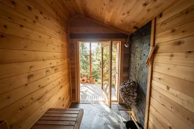 Image de Peaceful Eco Sauna Cedar Hot Tub Ev Mountain Views