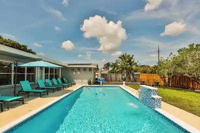 Image de Hollywood Tropical Paradise vibe/waterfall pool