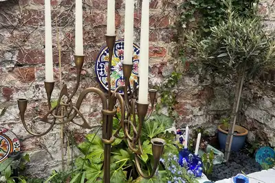 Image de Beautiful Medieval Town House with original beams, log fires & quirky interiors