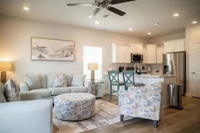 Image de Coastline Cottage - 3/bd 2. 5/bath near Downtown Ocean Springs & beaches! !
