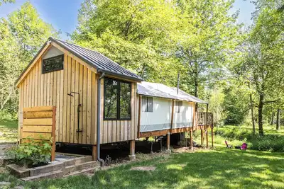 Image de Cozy cabin in welcoming Duvall with WiFi
