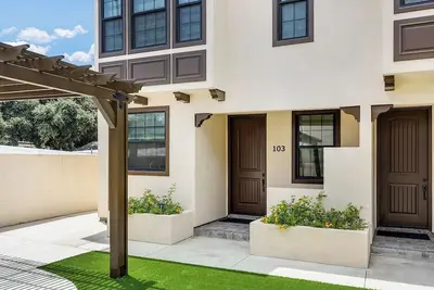 Image de Charming 2-bedroom condo with WiFi, Ac in beautiful Pasadena