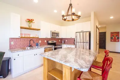 Image de European Inspired Retreat on southeast side