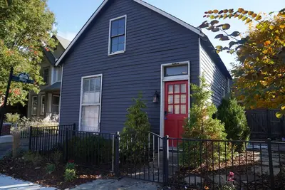 Image de Cozy Rustic Charm in Chatham Arch Indianapolis Neighborhood, Walkable