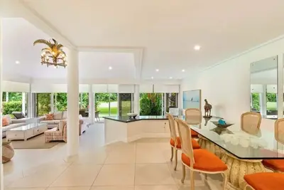 Image de 3 Bedrooms / 2 Bathrooms / Wifi / Air-Conditioned