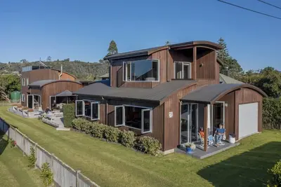 Image de Hosts on the Coast Bach-tastic Hahei