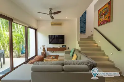 Image de Townhome w/Rooftop/Jacuzzi - Beach across street!