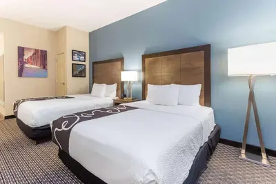 Image de 2 Queen Beds | La Quinta Inn & Suites | Near Millennium Park | 2 Units